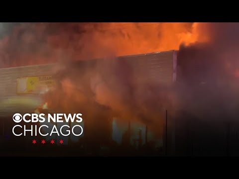 Horrible fire destroys furniture store in Chicago&#039;s Roseland neighborhood