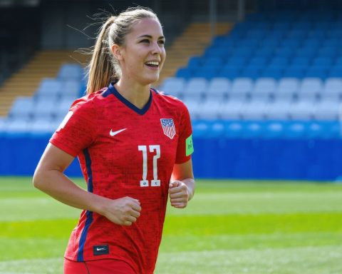 Ally Sentnor’s Stunning Debut Propels USWNT to Victory Ally Sentnor’s Stunning Debut Propels USWNT to Victory